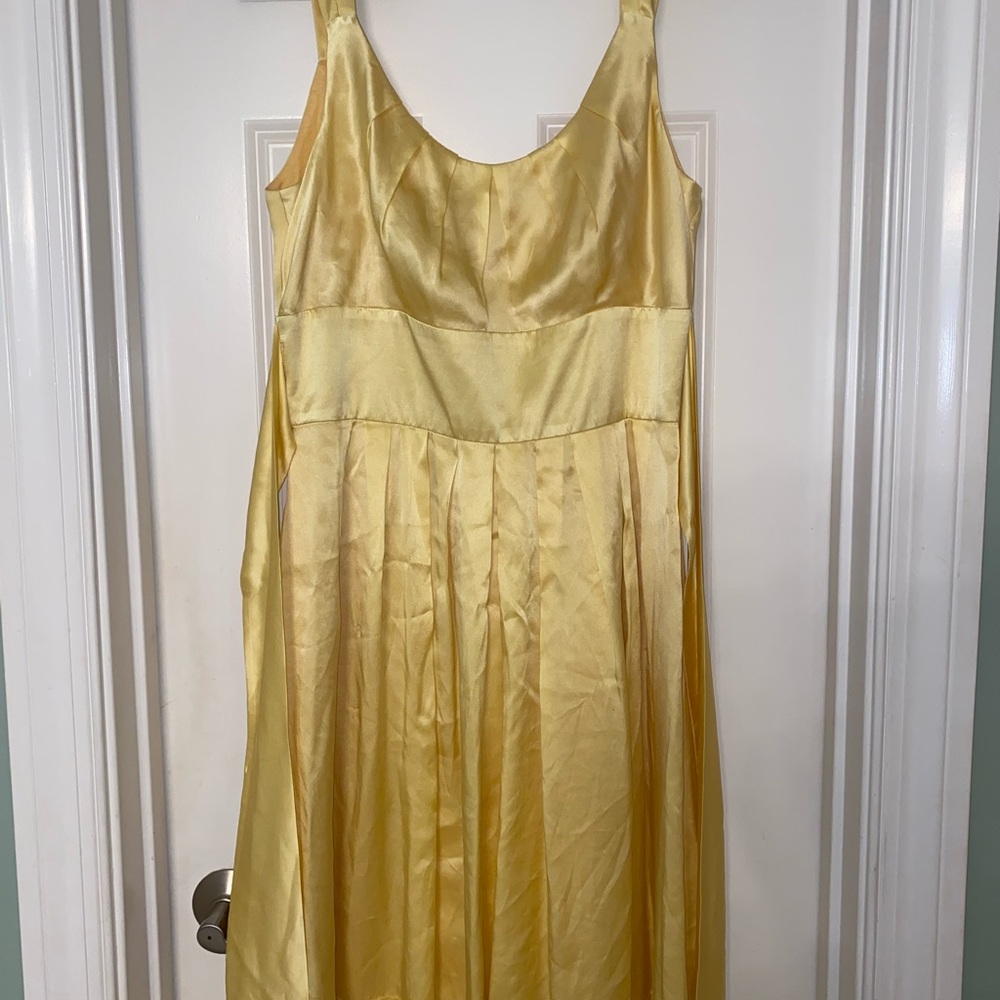 Maggie London 100% silk yellow cocktail dress. 10